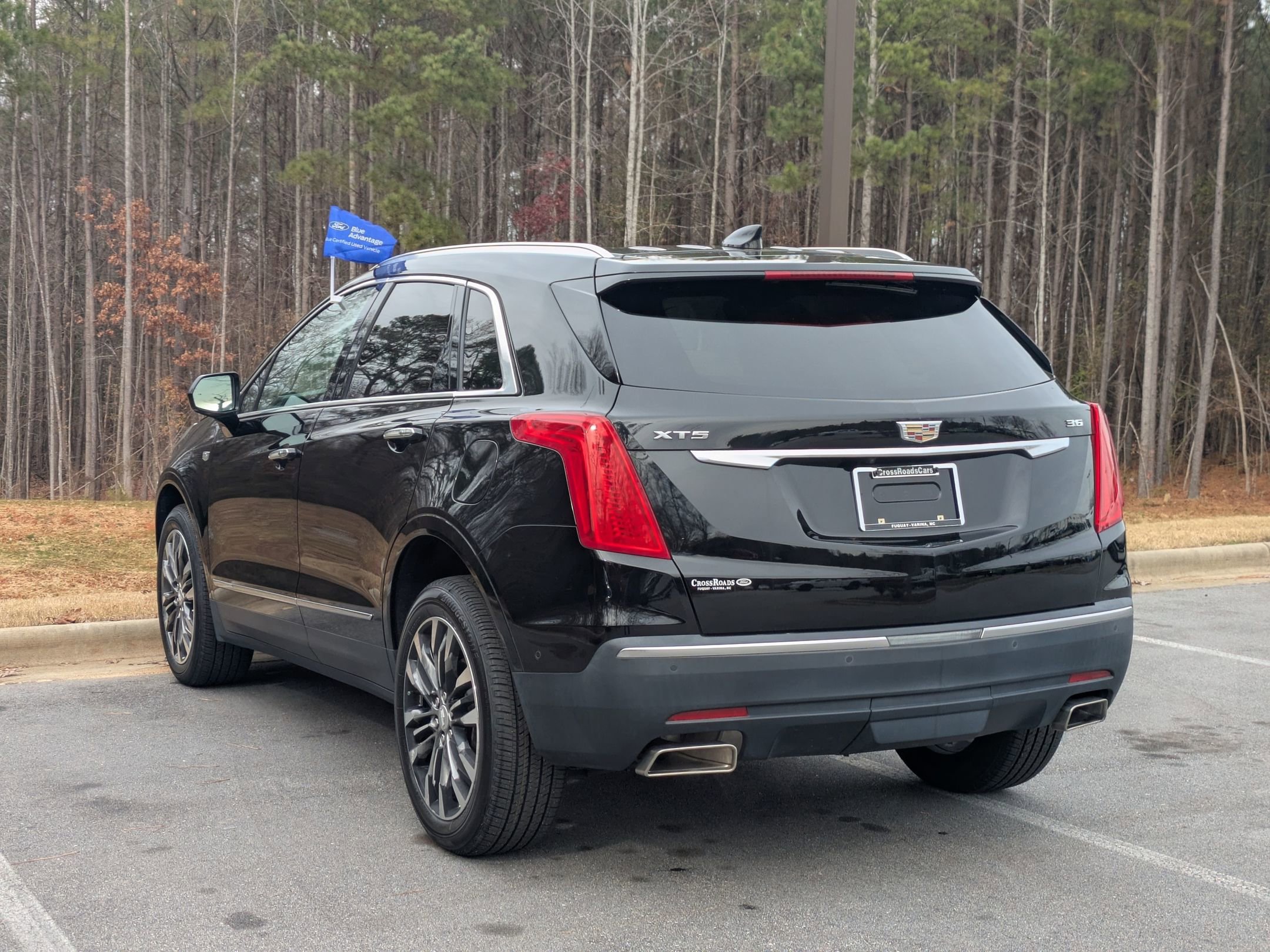 Used 2019 Cadillac XT5 Premium Luxury w/ Driver Assist Package image 5