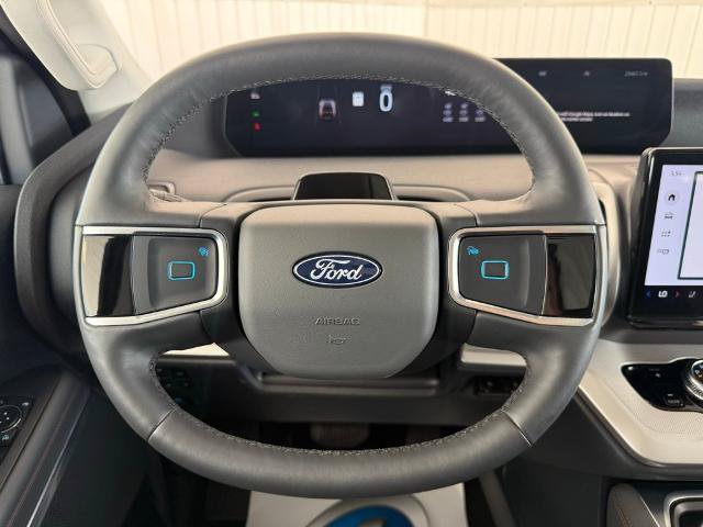 Certified 2025 Ford Expedition Active AWD/4WD image 17