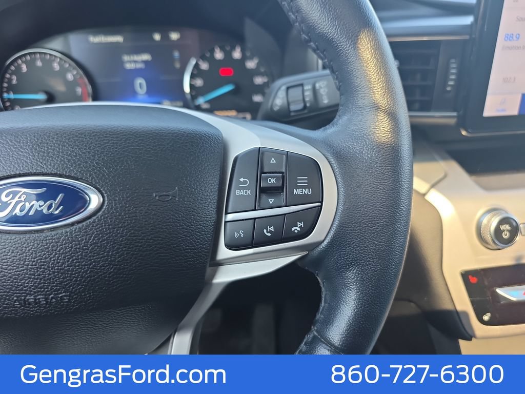 Certified 2022 Ford Explorer XLT w/ Equipment Group 202A AWD/4WD image 30