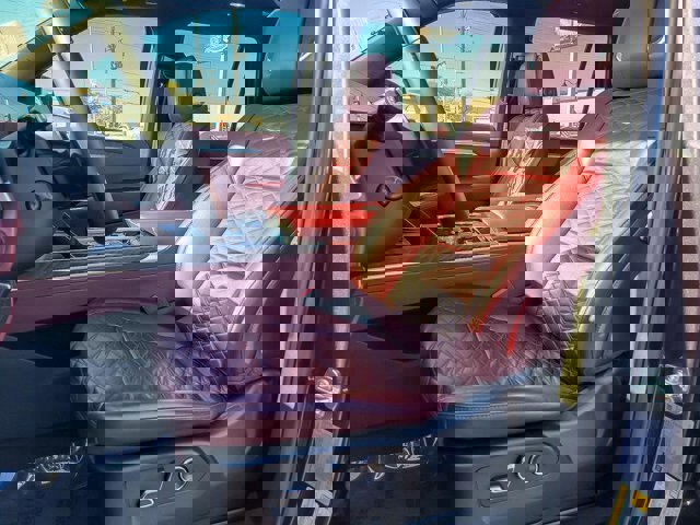 Used 2025 Cadillac Escalade Premium Luxury image 13