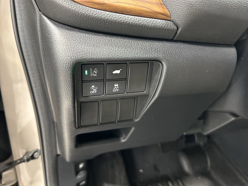 Used 2018 Honda CR-V Touring image 14