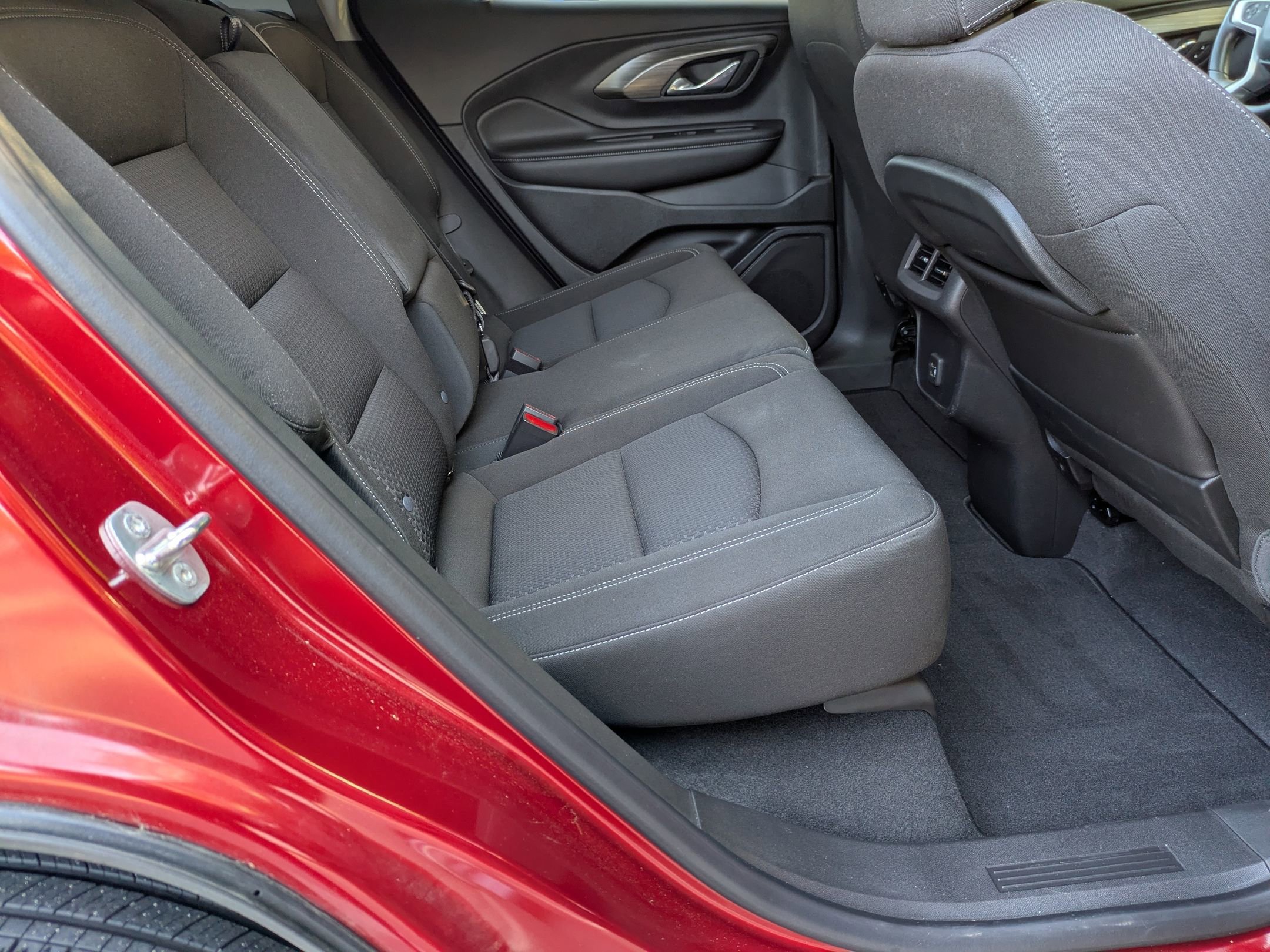 Used 2023 GMC Terrain SLE w/ Driver Convenience Package image 34