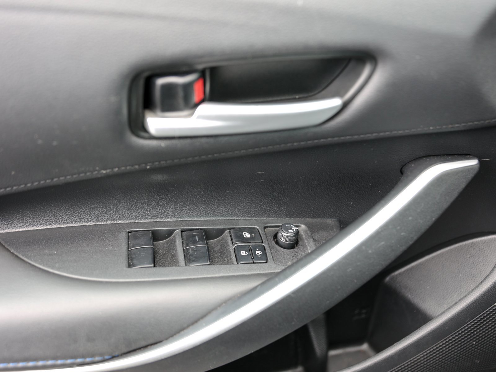 Used 2020 Toyota Corolla SE image 31