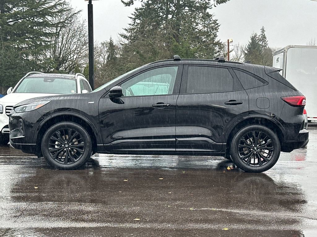 Certified 2024 Ford Escape ST-Line Elite w/ Premium Technology Package image 2