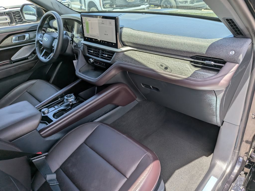 Certified 2026 Ford Explorer Platinum RWD image 12