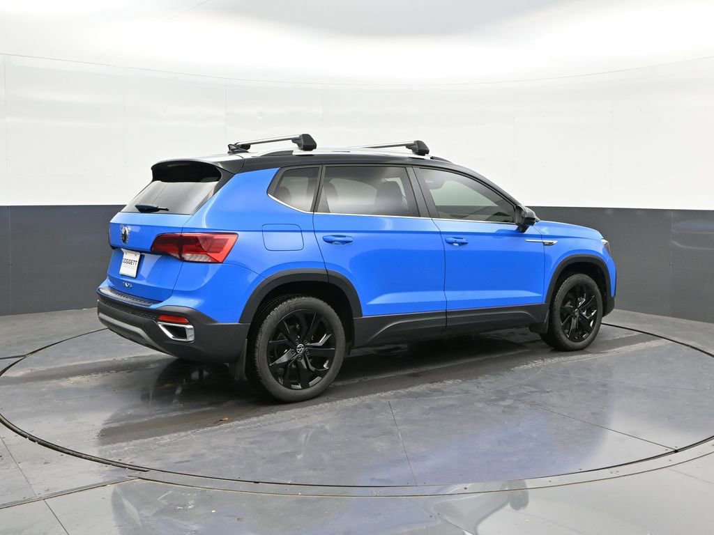 Used 2024 Volkswagen Taos SE w/ Panoramic Sunroof Package image 15