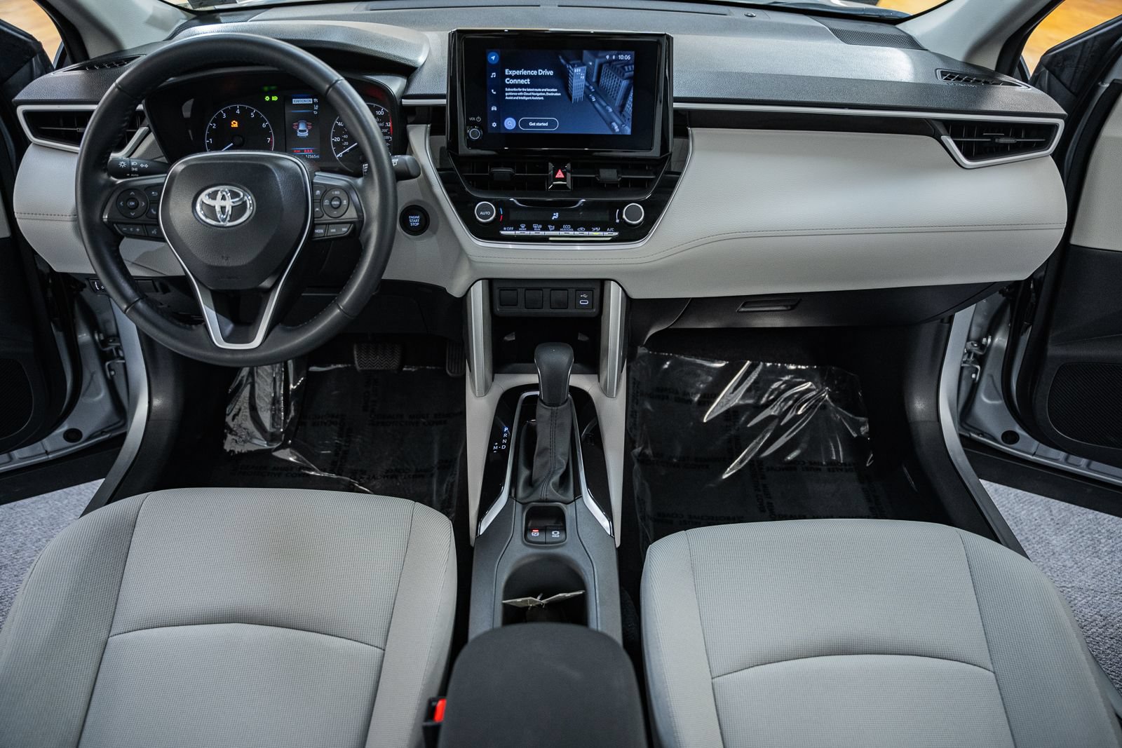 Used 2024 Toyota Corolla Cross LE w/ Moonroof Package AWD/4WD image 21