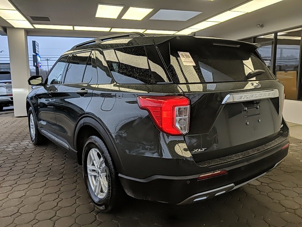 Certified 2023 Ford Explorer XLT w/ Equipment Group 202A image 5