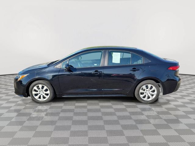 Used 2023 Toyota Corolla LE FWD image 2