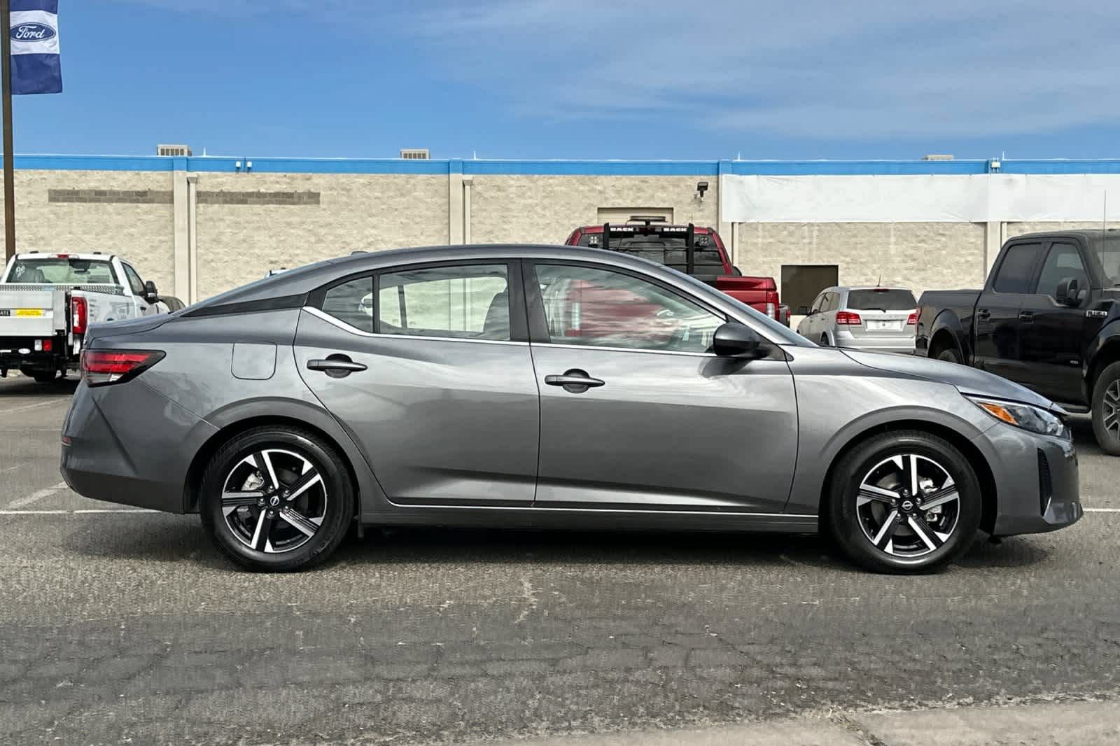 Used 2024 Nissan Sentra SV FWD image 9