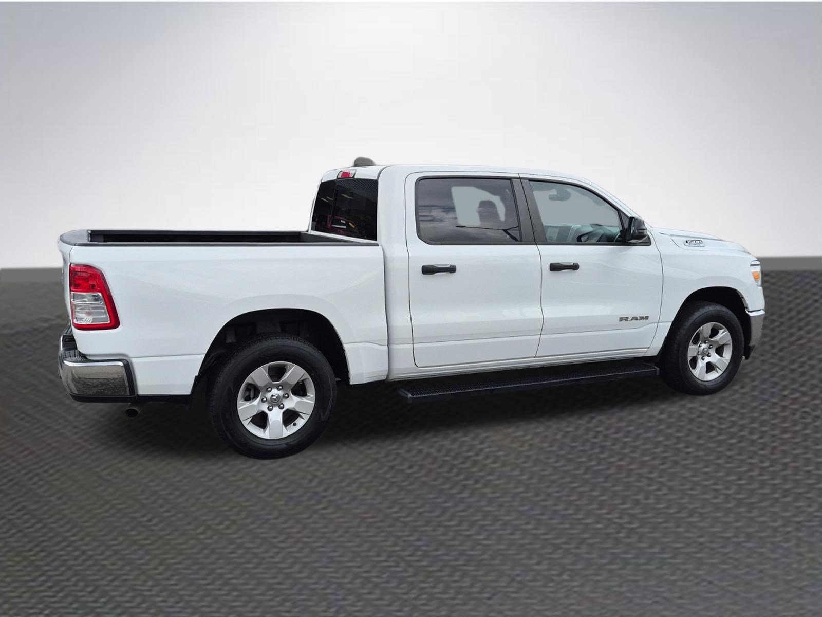Used 2023 RAM 1500 Big Horn AWD/4WD image 4