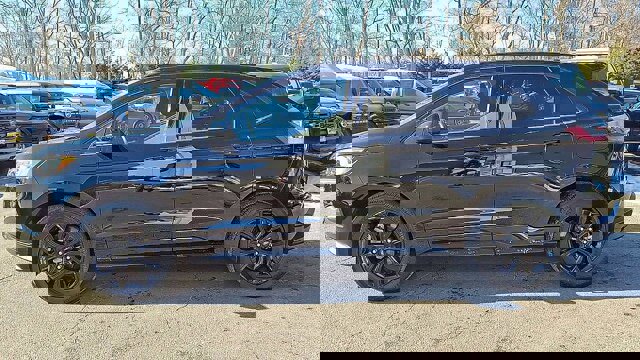 Certified 2022 Ford Edge SE w/ Black Appearance Package image 3