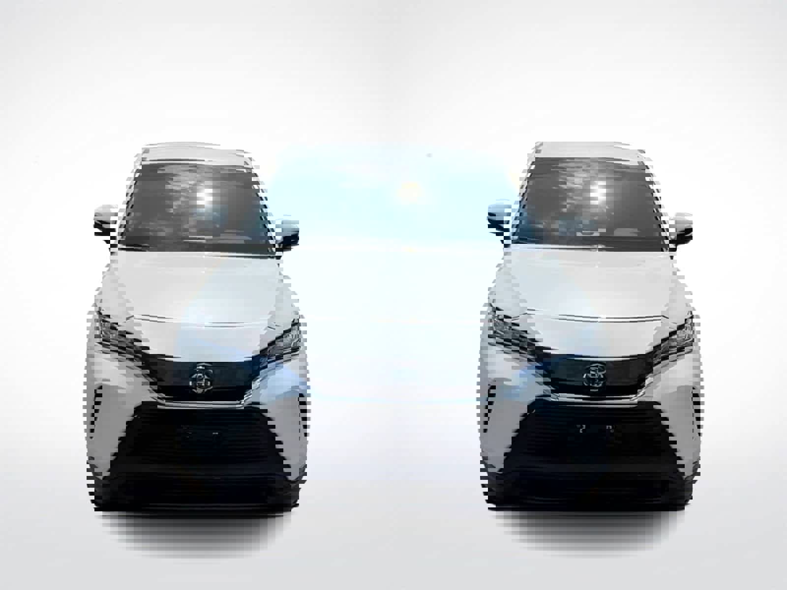 Used 2021 Toyota Venza LE image 3