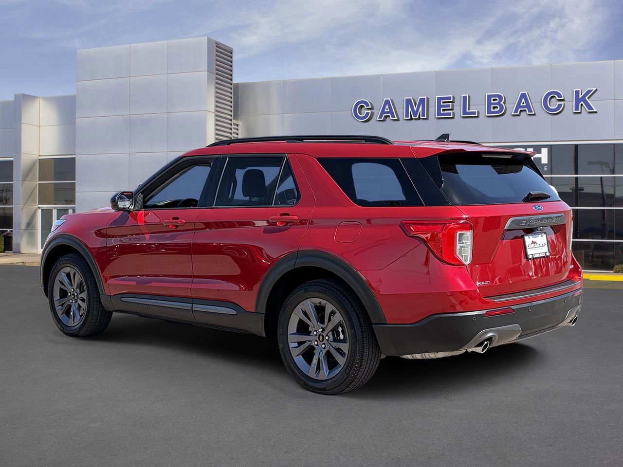 Certified 2023 Ford Explorer XLT w/ Equipment Group 202A AWD/4WD image 4