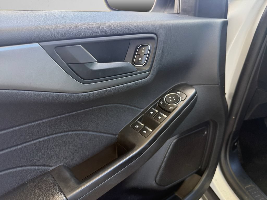 Certified 2025 Ford Escape Active w/ Cold Weather Package FWD image 15