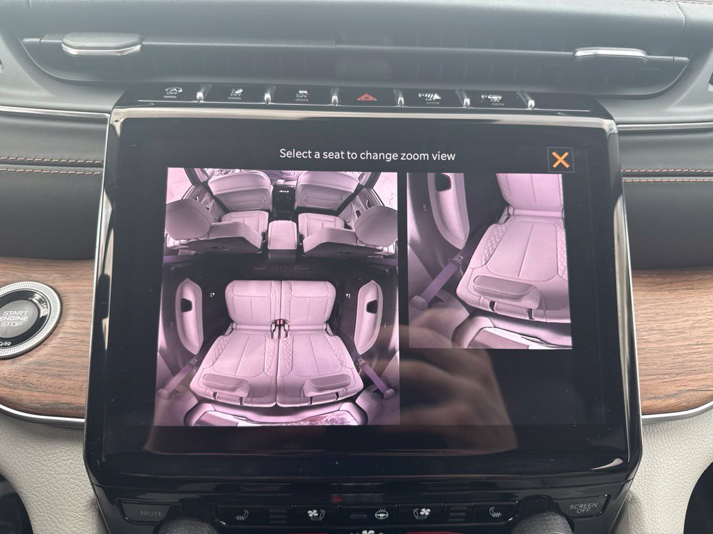 Used 2021 Jeep Grand Cherokee L Summit w/ Advanced Protech Group IV AWD/4WD image 33