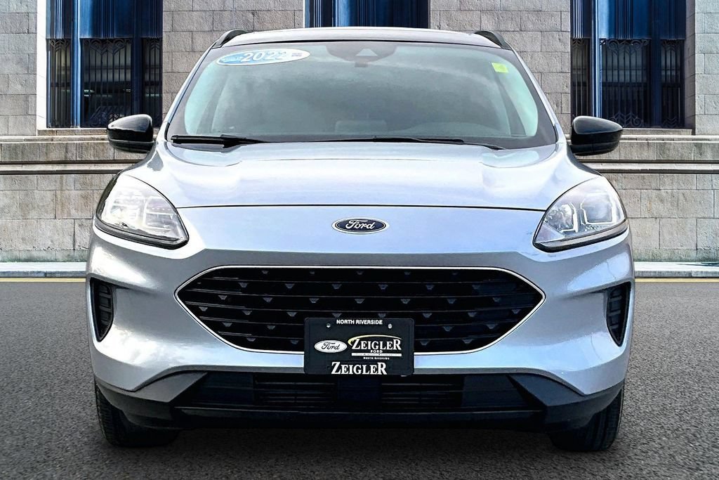 Certified 2022 Ford Escape SE w/ SE Sport Appearance Package AWD/4WD image 3