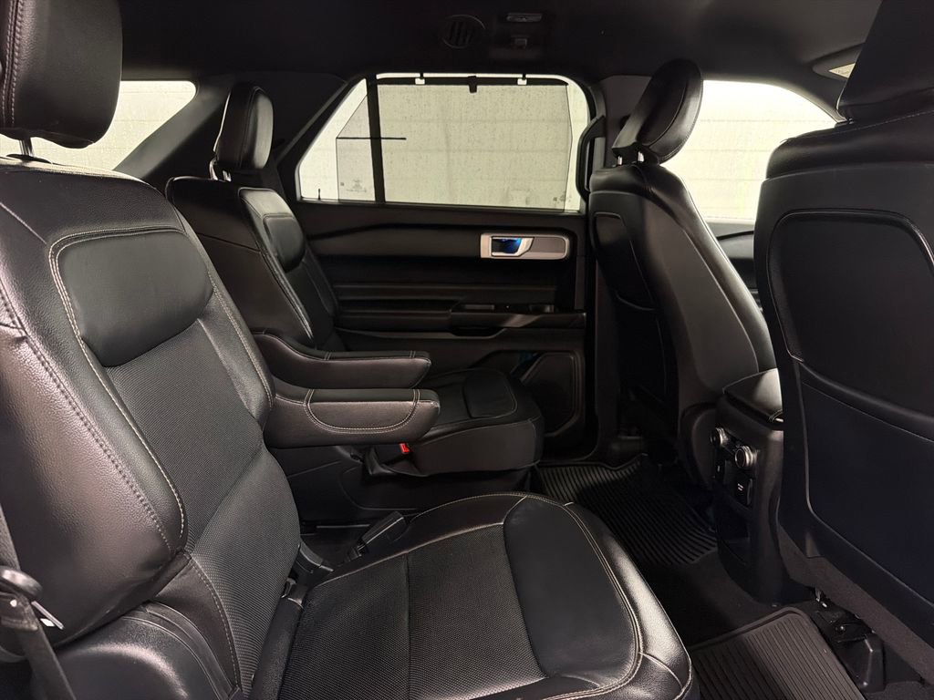 Certified 2020 Ford Explorer Limited RWD image 31