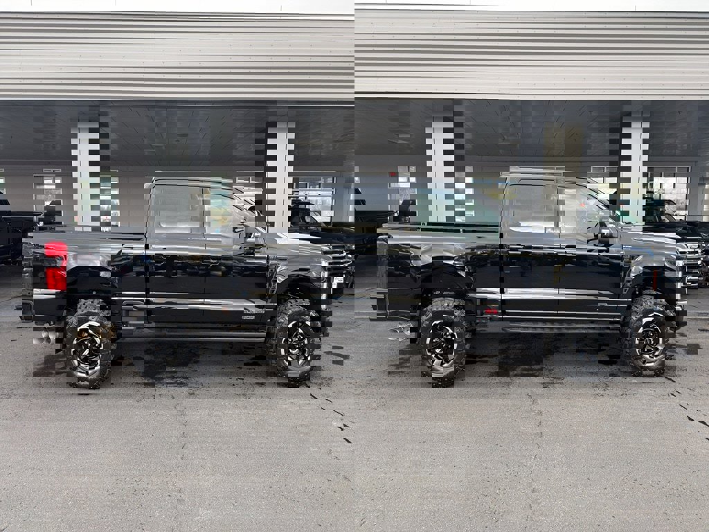 Certified 2025 Ford F350 Platinum w/ Tremor Off-Road Package image 8