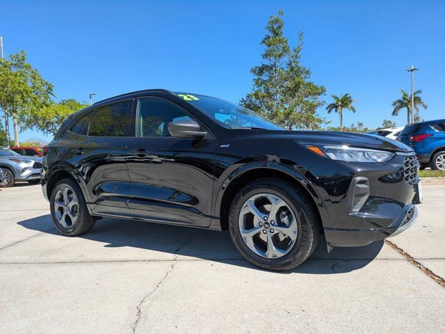 Certified 2023 Ford Escape ST-Line AWD/4WD image 7