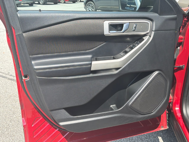 Certified 2020 Ford Explorer XLT w/ Comfort Package AWD/4WD image 12