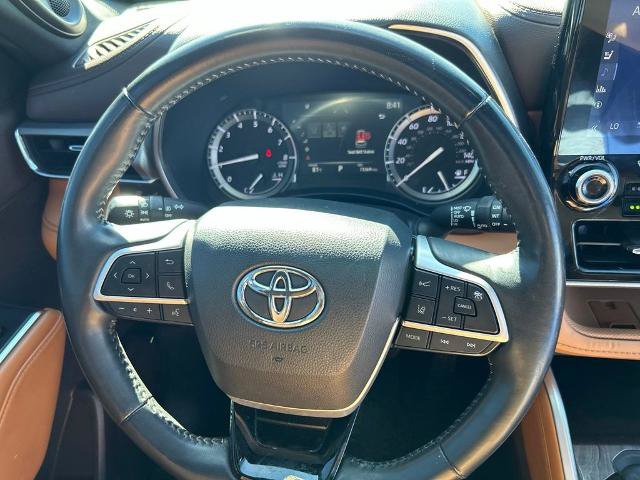 Used 2022 Toyota Highlander Platinum AWD/4WD image 12
