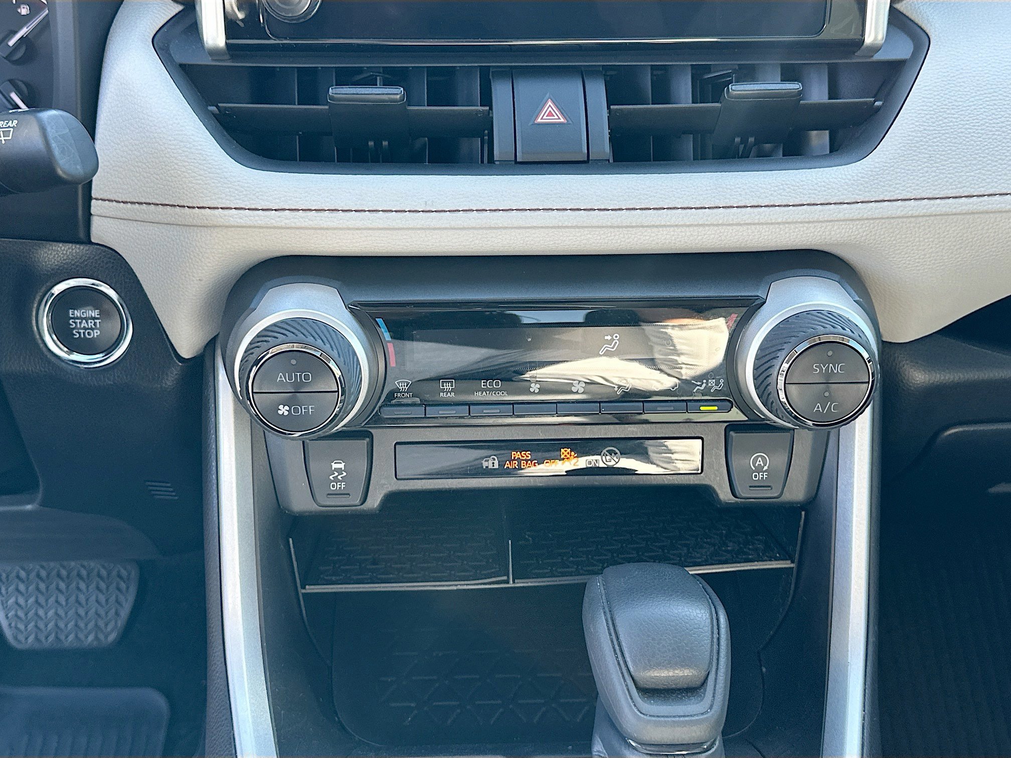 Used 2023 Toyota RAV4 XLE w/ Convenience Package image 16