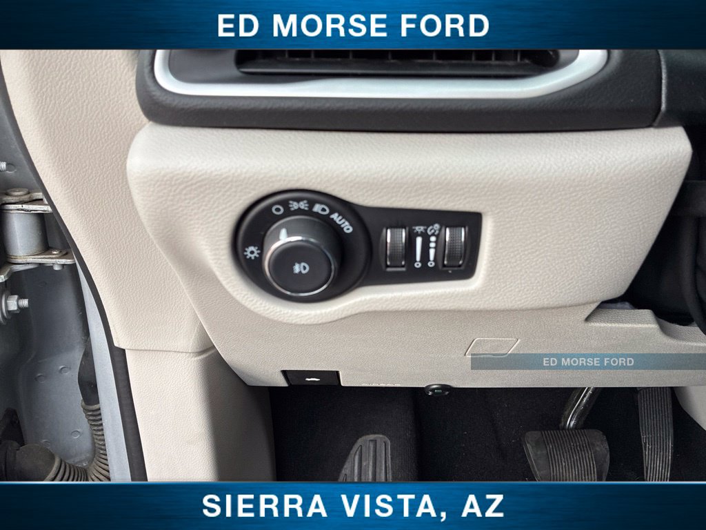 Used 2024 Chrysler Pacifica Touring-L FWD image 31