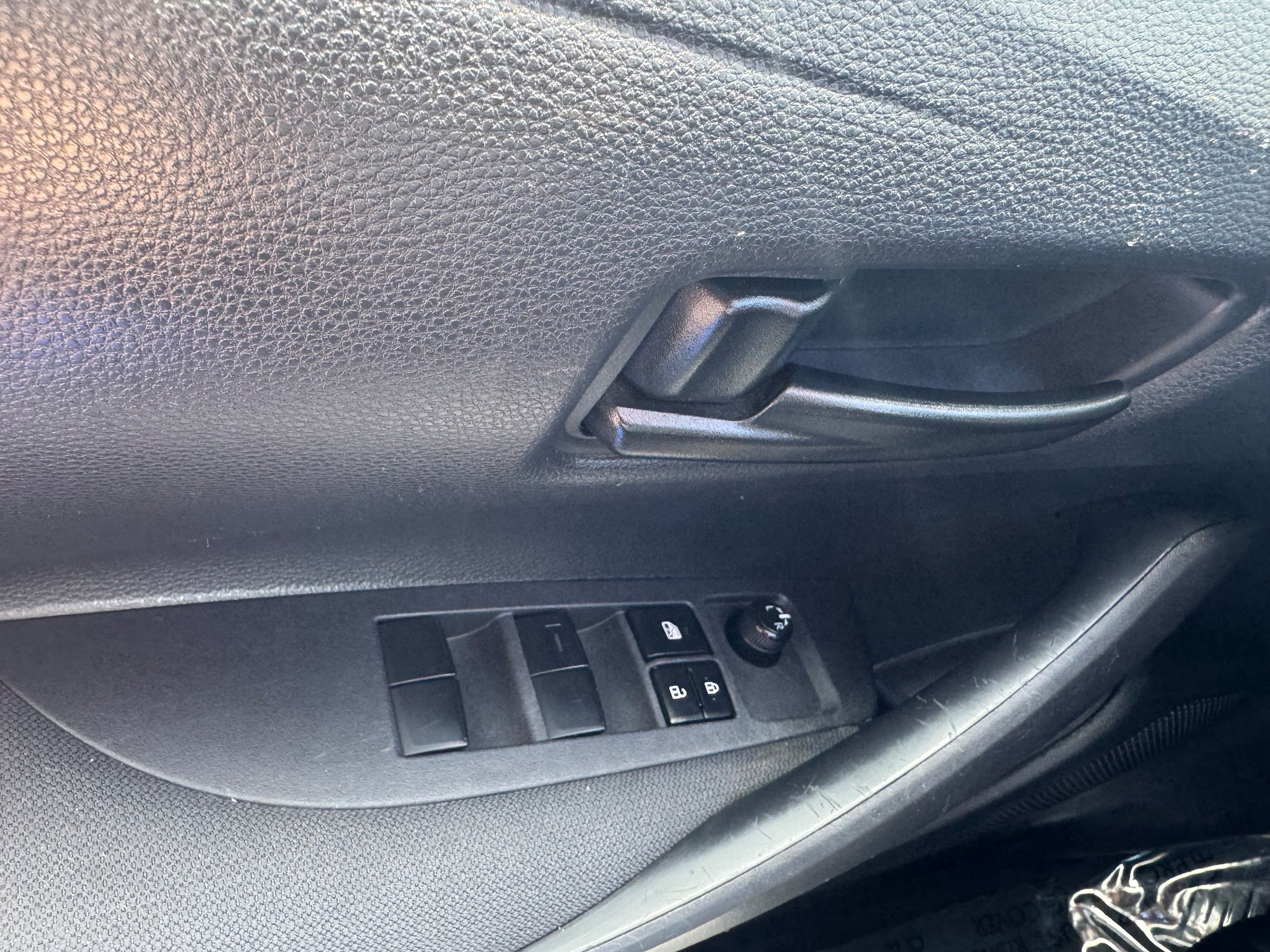 Used 2024 Toyota Corolla LE FWD image 18