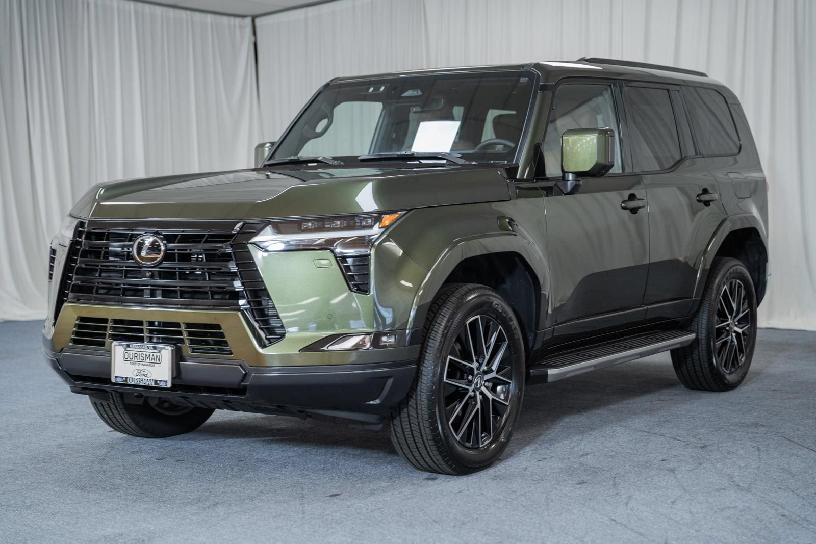 Used 2025 Lexus GX 550 w/ Cold Area Package AWD/4WD image 3