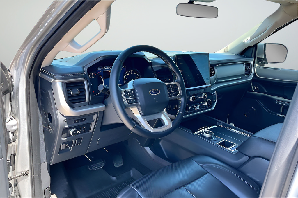 Certified 2022 Ford Expedition XLT RWD image 14
