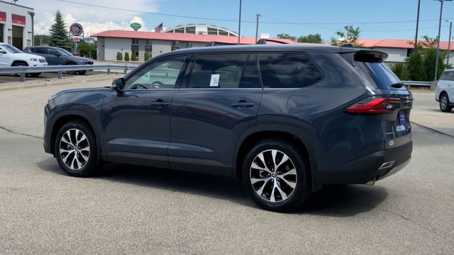 Used 2024 Toyota Grand Highlander AWD Hybrid image 7