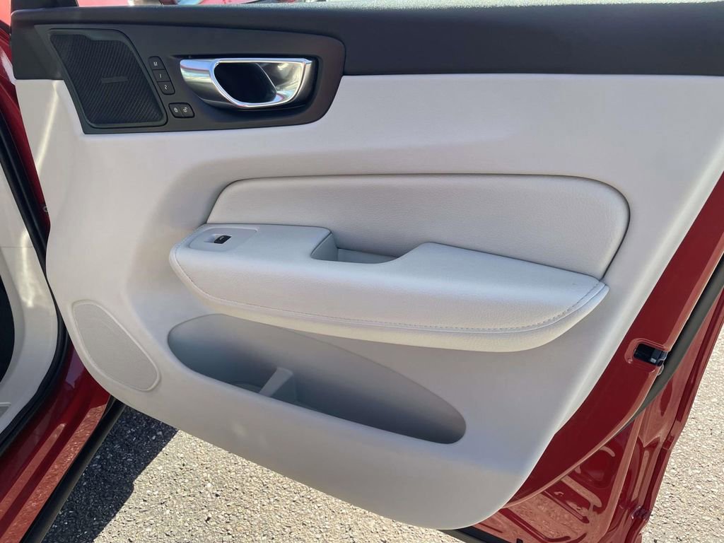 Used 2020 Volvo XC60 T5 Inscription image 22