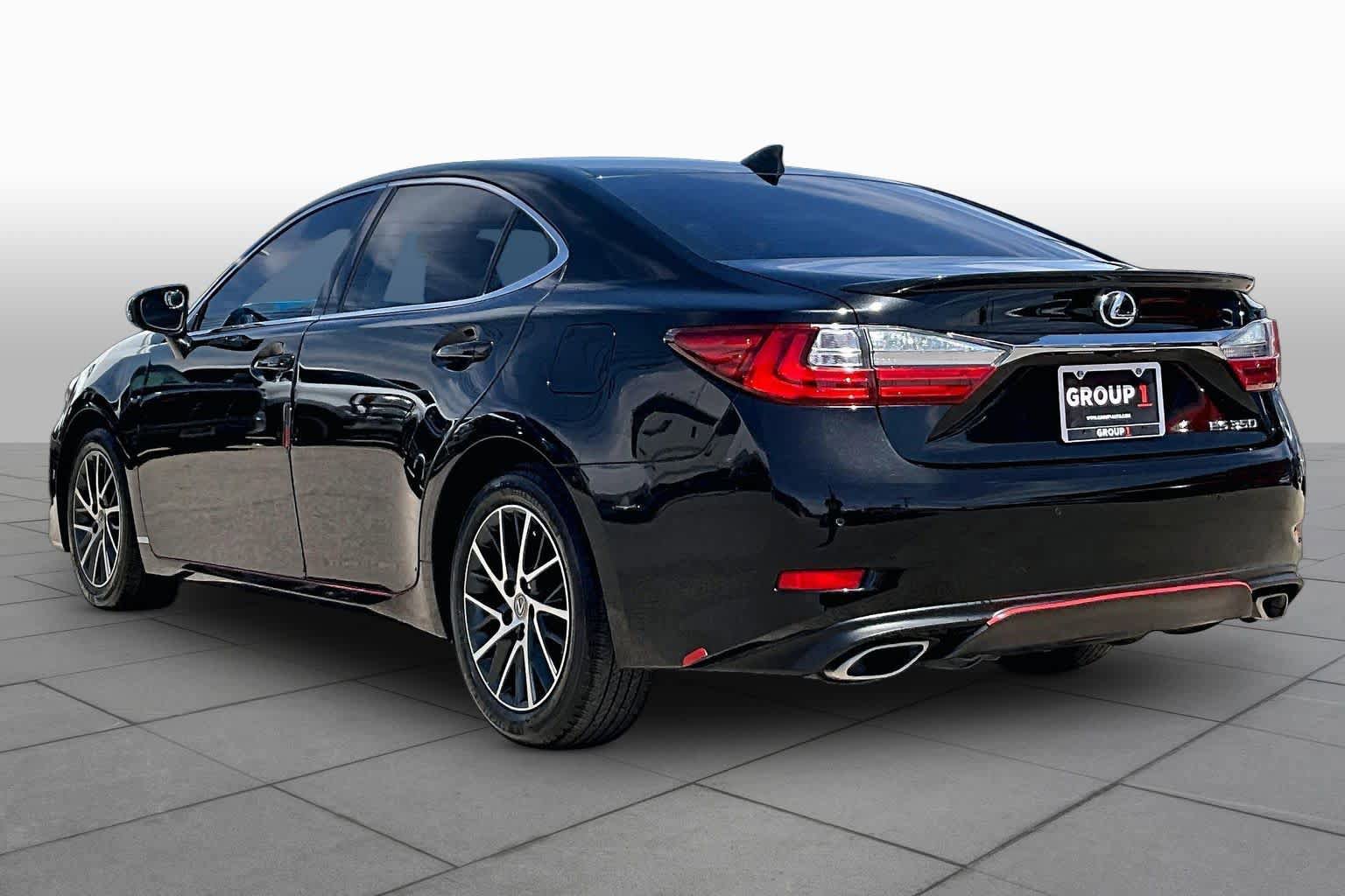 Used 2018 Lexus ES 350 w/ Luxury Package w/Wood Trim FWD image 11