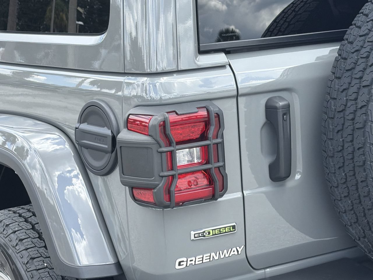 Used 2022 Jeep Wrangler Unlimited Sahara w/ LED Lighting Group AWD/4WD image 7