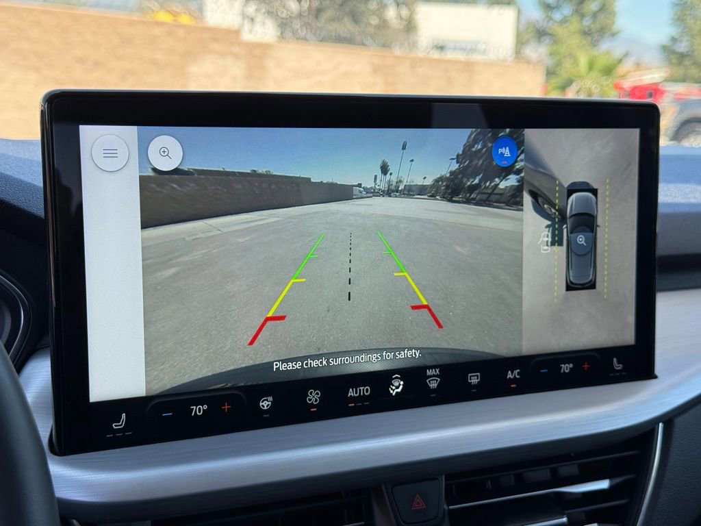 Certified 2023 Ford Escape Platinum w/ Premium Technology Package image 9