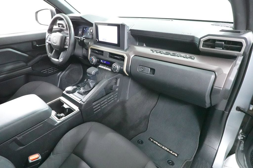 Used 2024 Toyota Tacoma SR5 AWD/4WD image 32