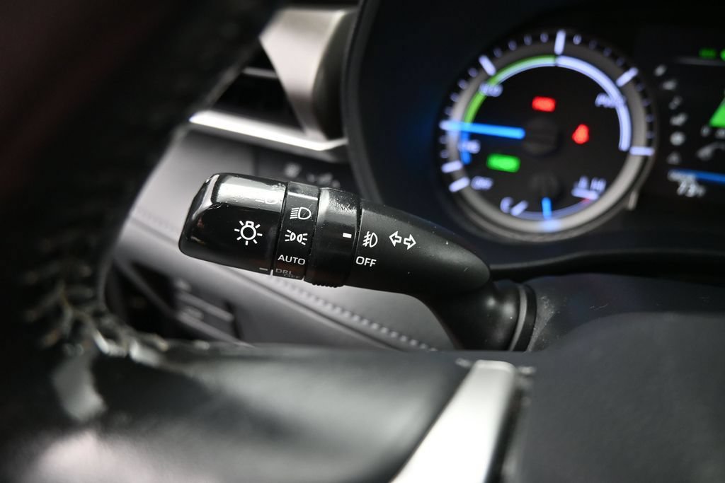 Used 2023 Toyota Highlander LE AWD/4WD image 13