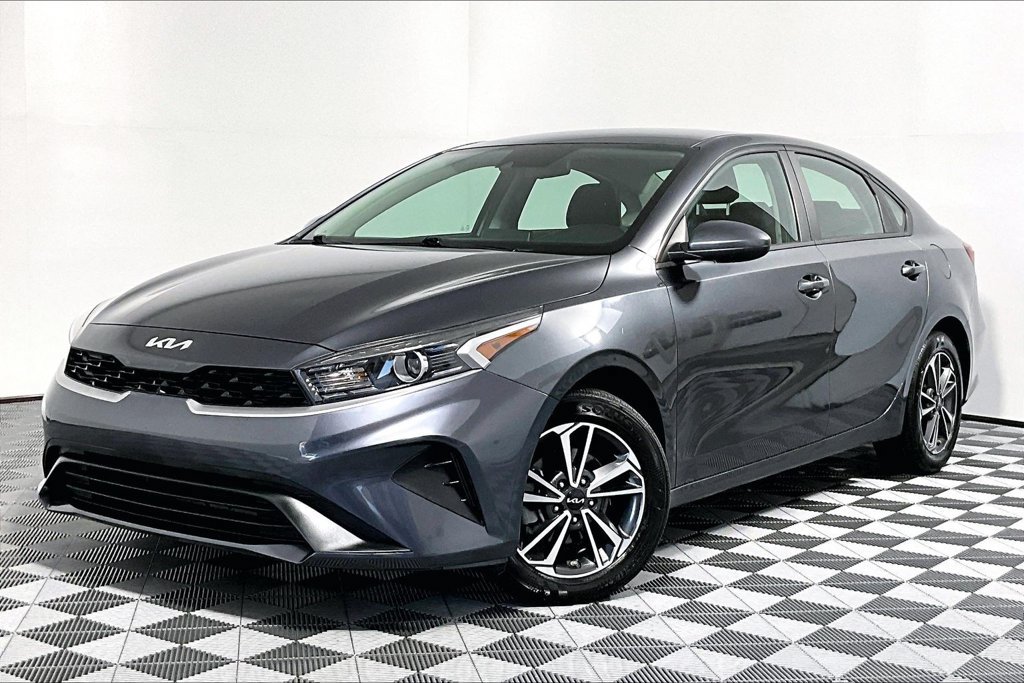 Used 2024 Kia Forte LXS FWD image 2