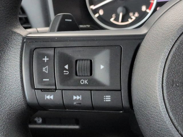 Used 2024 Nissan Rogue S FWD image 23