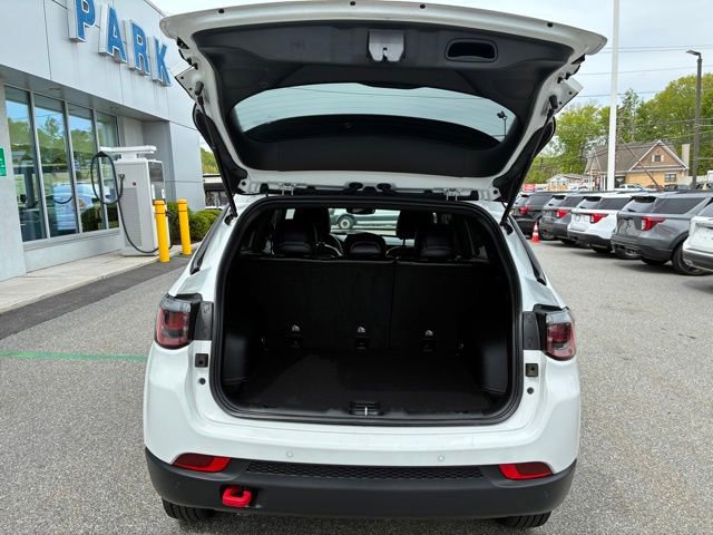 Used 2023 Jeep Compass Trailhawk AWD/4WD image 10