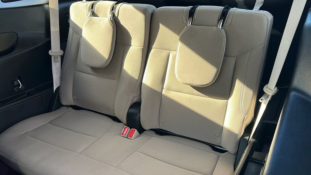 Certified 2023 Ford Explorer XLT RWD image 10