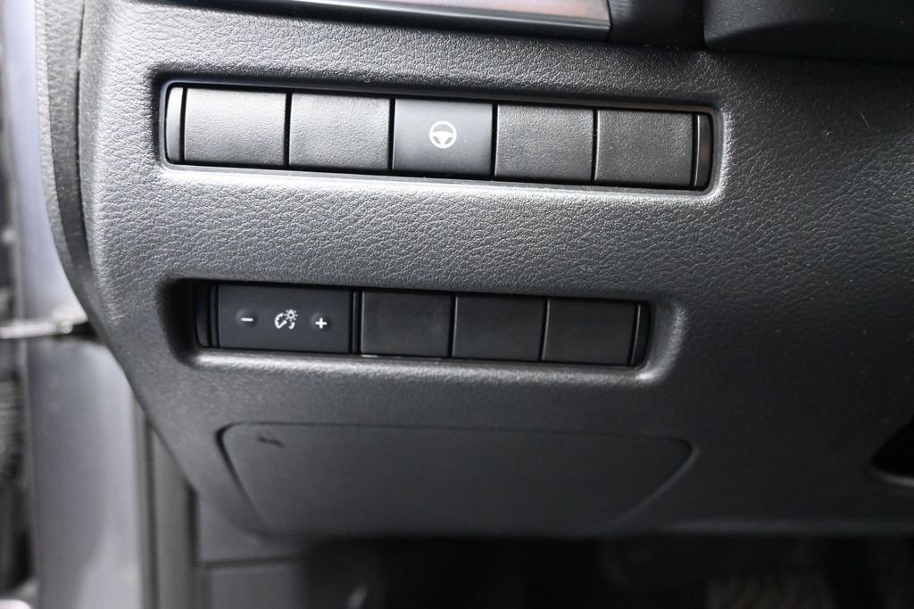 Used 2021 Nissan Rogue SV FWD image 13
