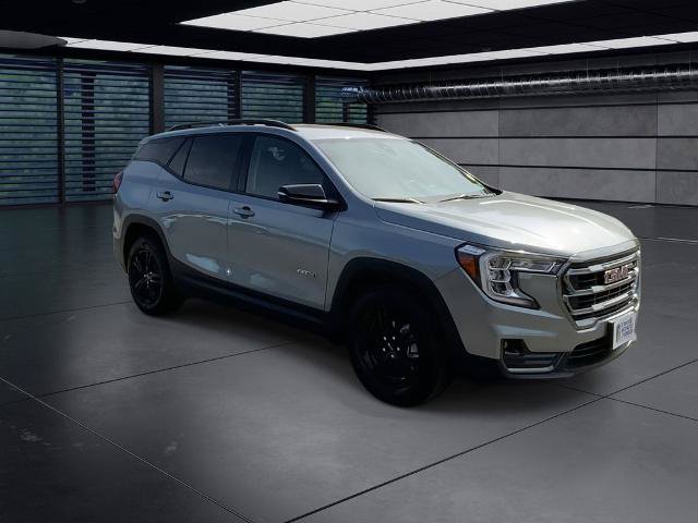 Used 2024 GMC Terrain AT4 AWD/4WD image 3