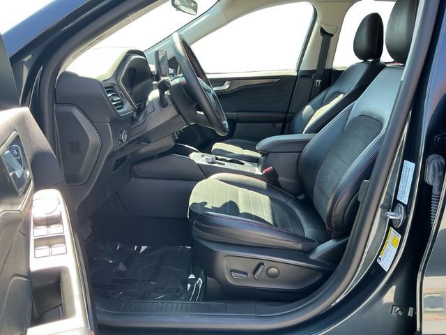 Certified 2022 Ford Escape SEL w/ SEL Stealth AWD Package image 10