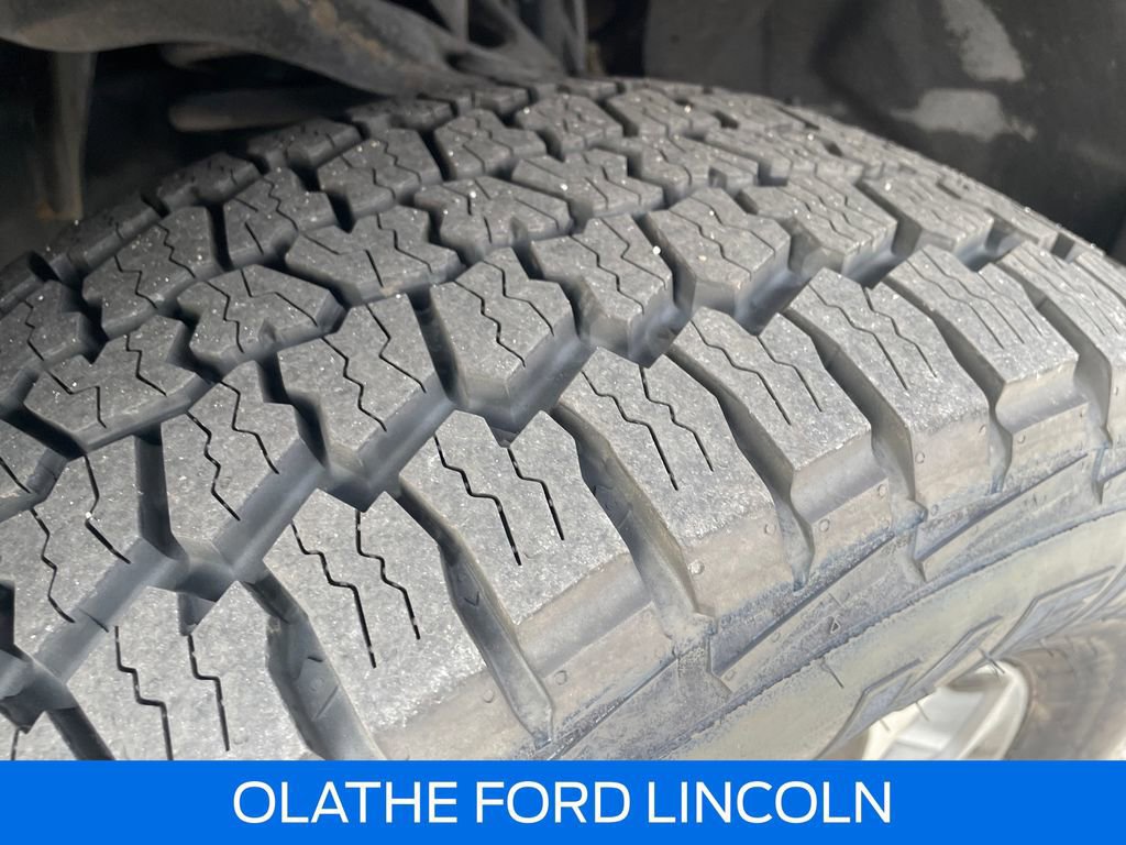 Certified 2019 Ford F150 Lariat w/ Equipment Group 502A Luxury image 31