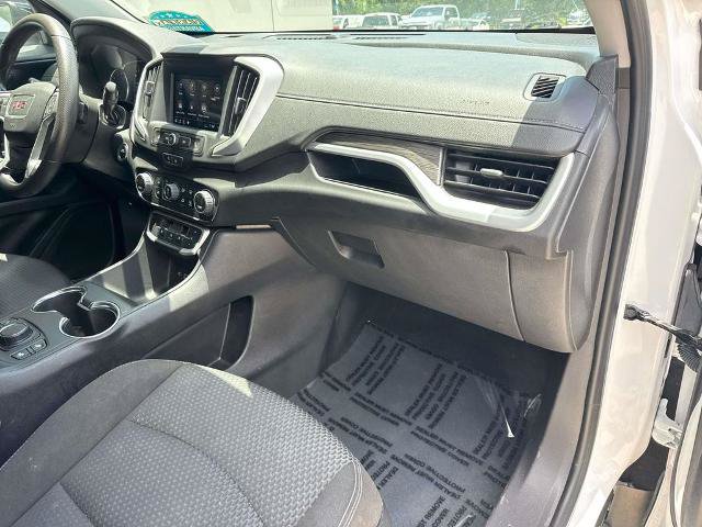 Used 2024 GMC Terrain SLE w/ Driver Convenience Package FWD image 12