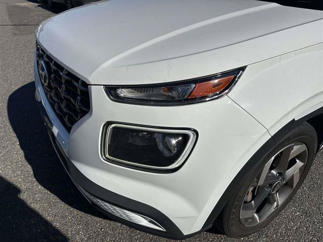Used 2024 Hyundai Venue Limited FWD image 36