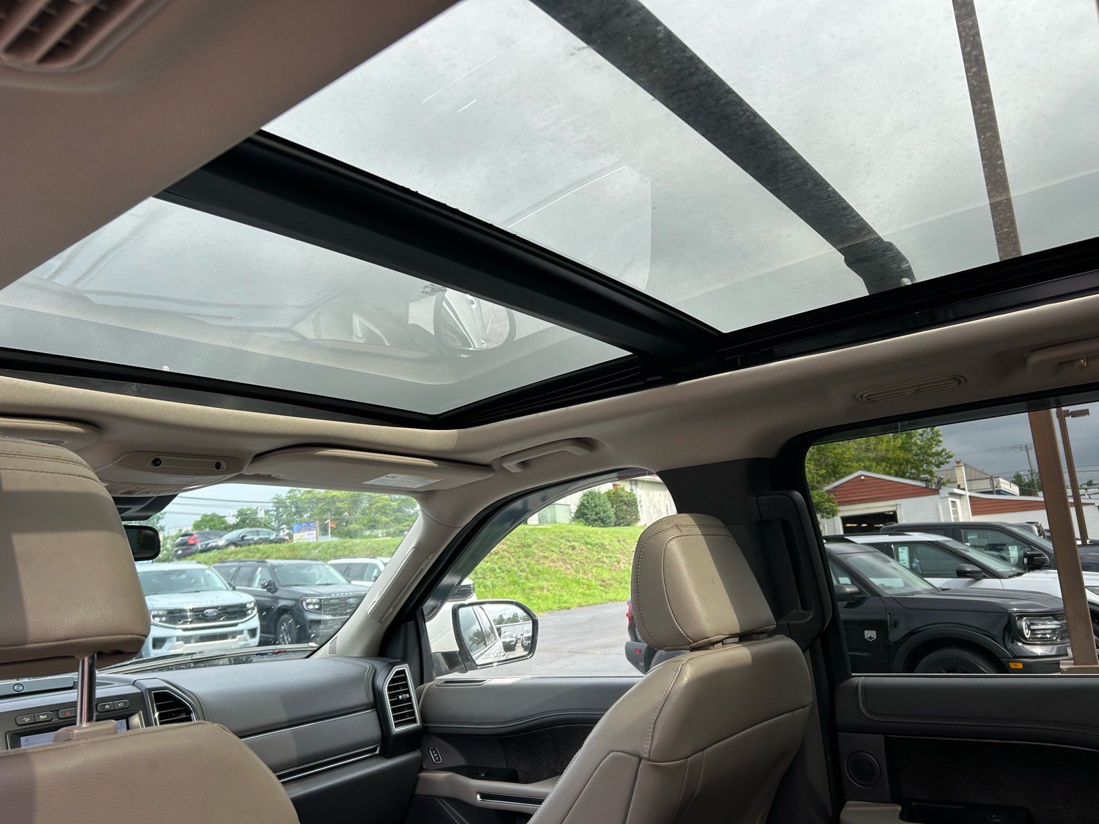 Certified 2021 Ford Expedition Limited AWD/4WD image 9