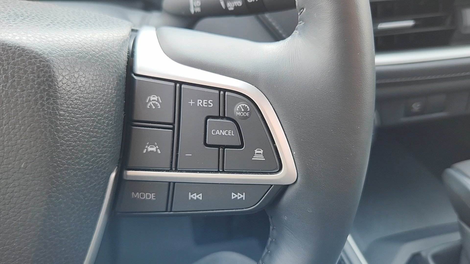Used 2024 Toyota Grand Highlander AWD image 14